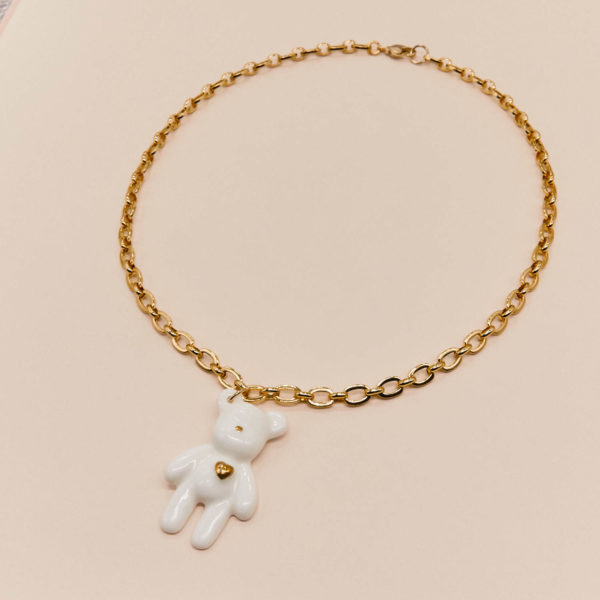 Кулон «Мишка» белый с мелкой цепью в золоте